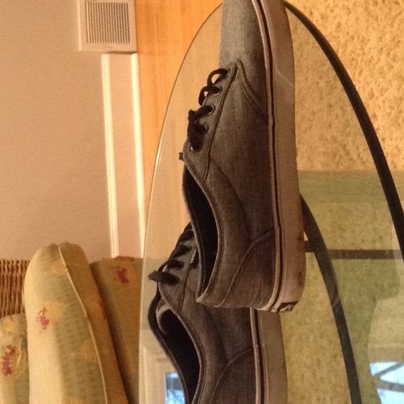 Vans - Picture 3 of 3